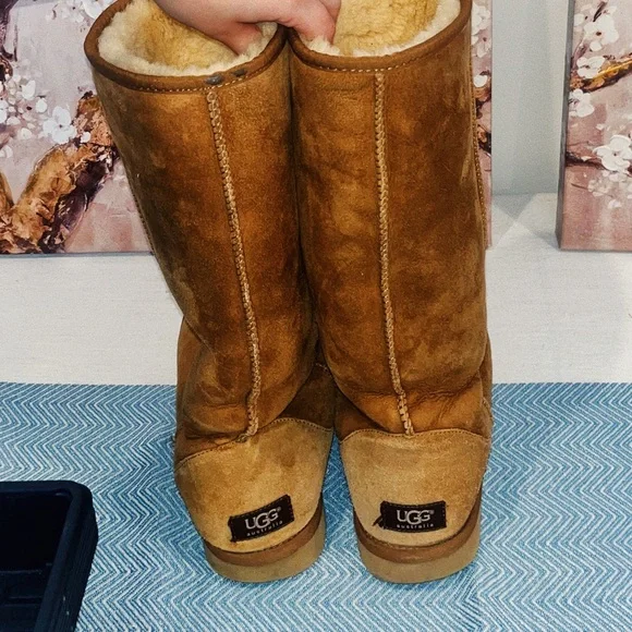 UGG BOOTS - LIGHT BROWN - WOMENS 10 - Picture 4 of 4